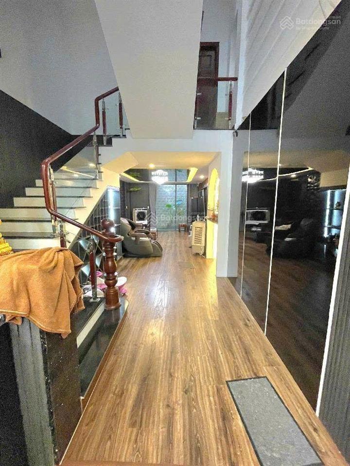 Bán nhà đường 24b tên lửa bình tân.
dt 4x20 4 tầng, giá 10,x tỉ