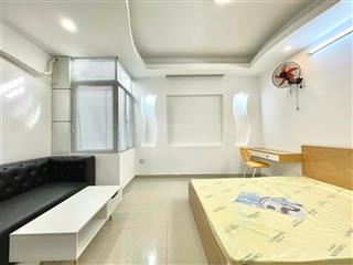 Hot hot hot  studio thang máy  ban công  full nội thất ngay trung tâm bình thạnh