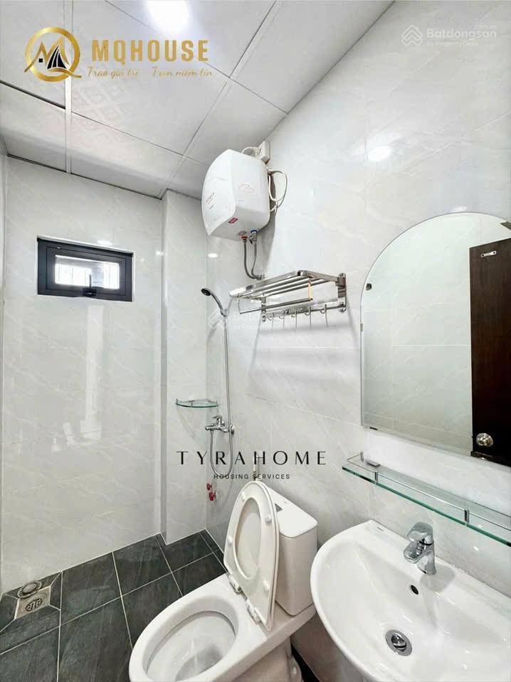 Cho thuê studio ban công thang máy lê trực, bình thạnh