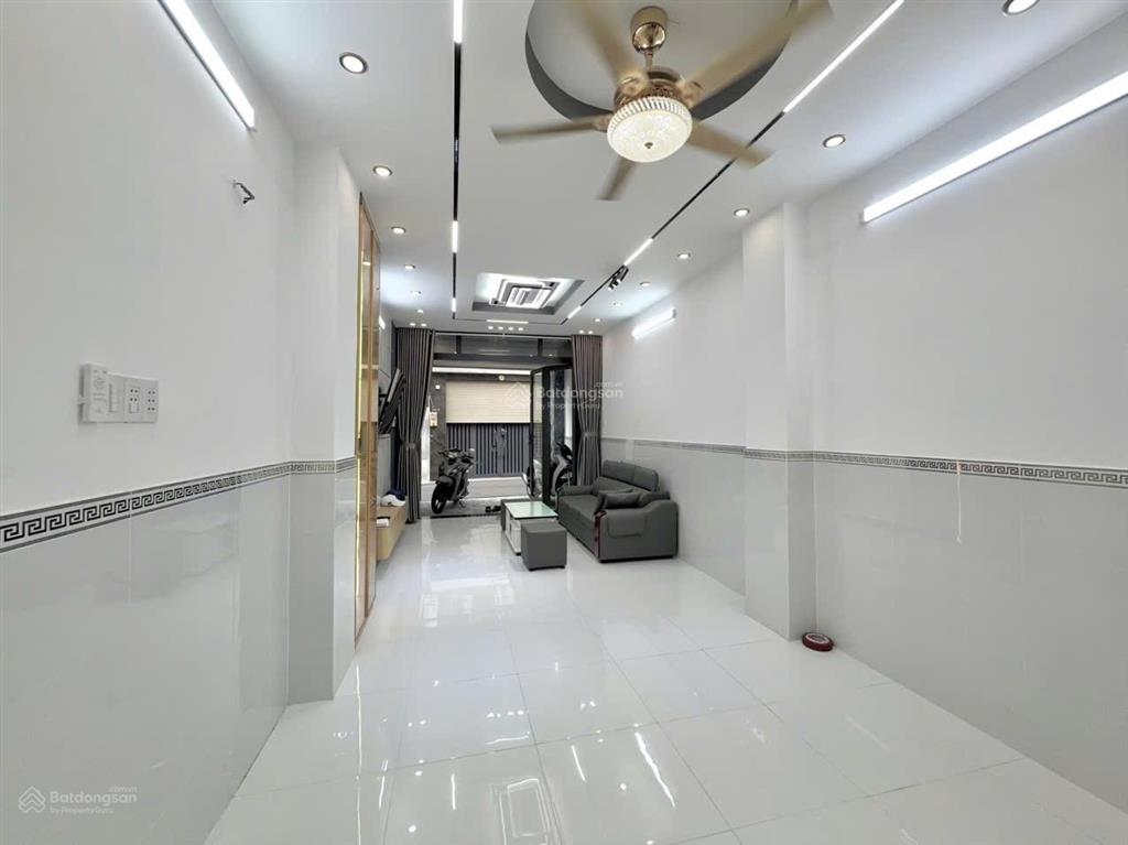 Mặt tiền kinh doanh đường số 4 p11 gò vấp 47,5m2 có 4 tầng 3pn chỉ 8,8 tỷ
