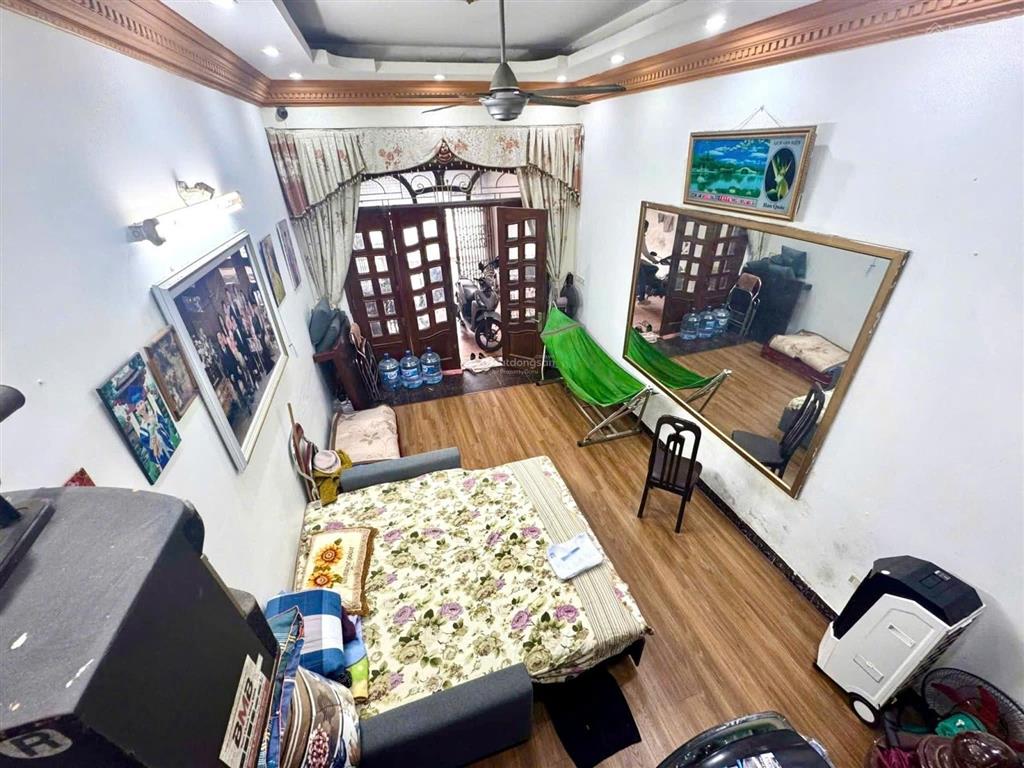 Mặt phố  mặt hồ hoàng cầu, siêu hiếm đẹp, view tỷ đô, giá đầu tư, 55m2 x 5 tầng chỉ 33 tỷ