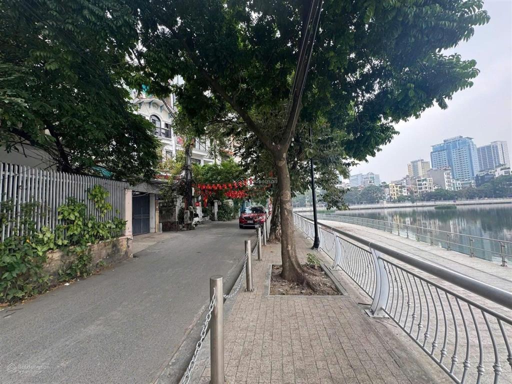 Mặt phố  mặt hồ hoàng cầu, siêu hiếm đẹp, view tỷ đô, giá đầu tư, 55m2 x 5 tầng chỉ 33 tỷ
