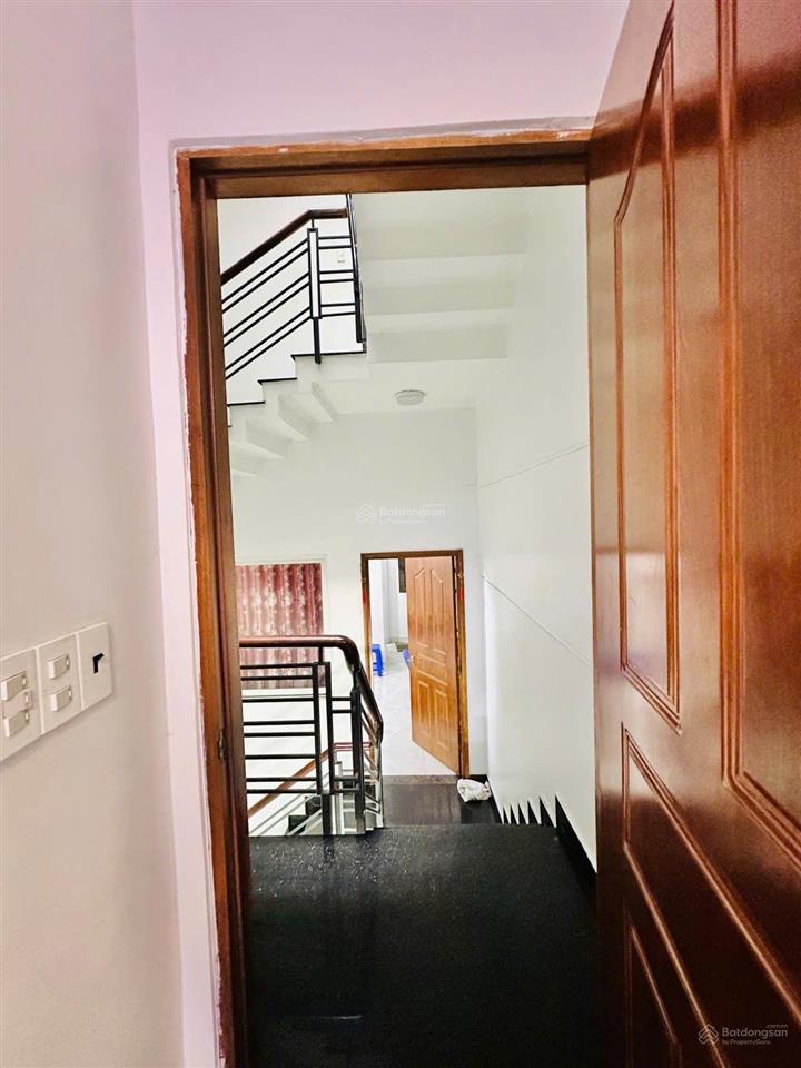 Tân hương, tân phú 4 x 15 cn 60m2 4 tầng. 8,6 tỷ tl. hẻm 6 mét hướng chánh nam