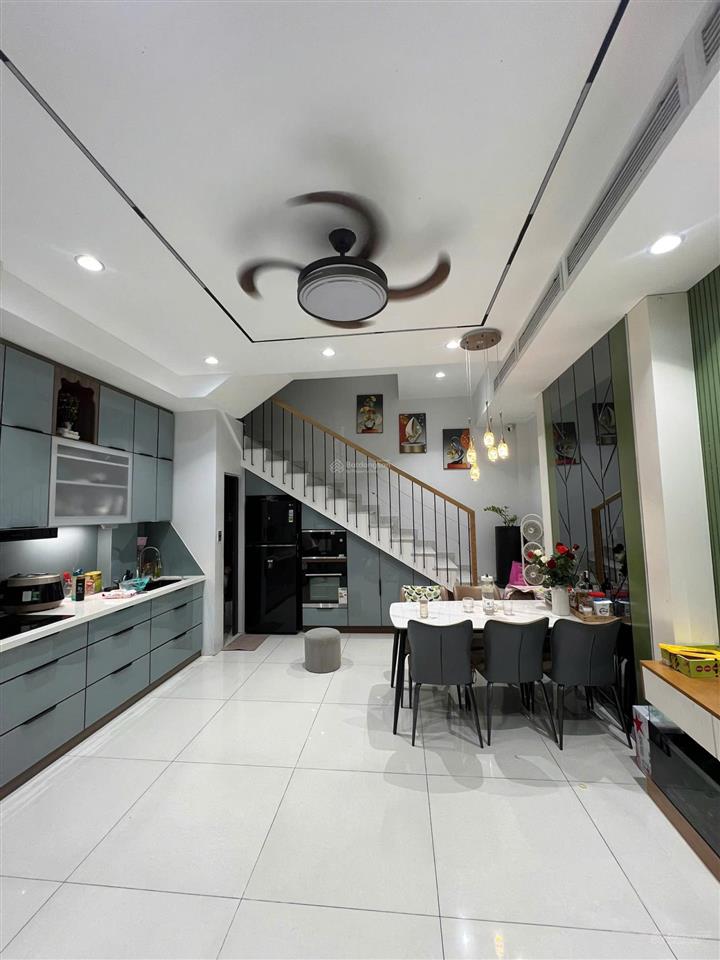 Hxh tân sơn nhì 5x7m, 1 trệt, 2 lầu st, giá 5.9 tỷ