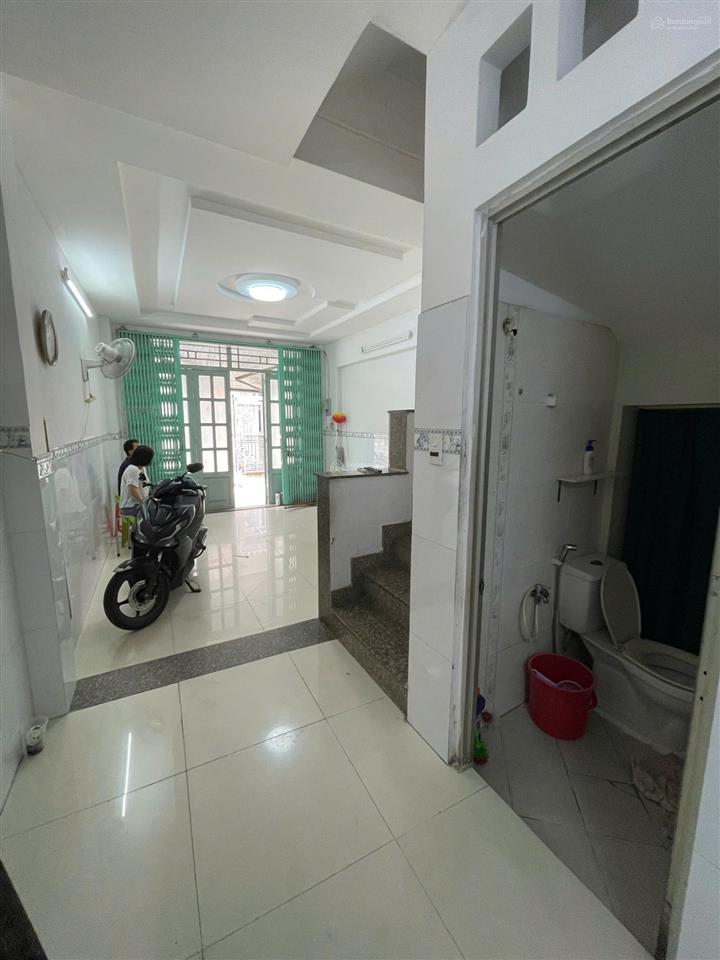 Nhà đẹp trần văn cẩn  gần lũy bán bích, giáp quận 6  2 lầu  chỉ 5.5 tỷ