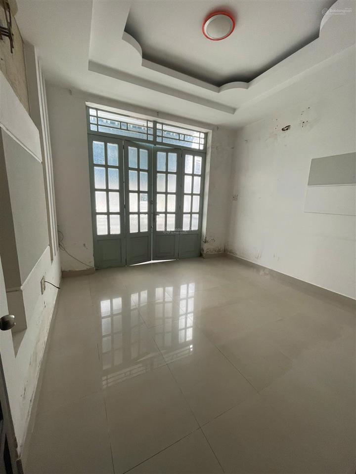 Nhà đẹp trần văn cẩn  gần lũy bán bích, giáp quận 6  2 lầu  chỉ 5.5 tỷ