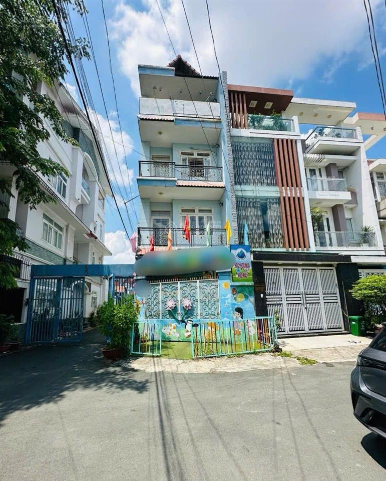 Nhà 4 tầng đối diện công viên gò dầu ngang 4.5m x 17m đẹp, dòng tiền 240tr/năm