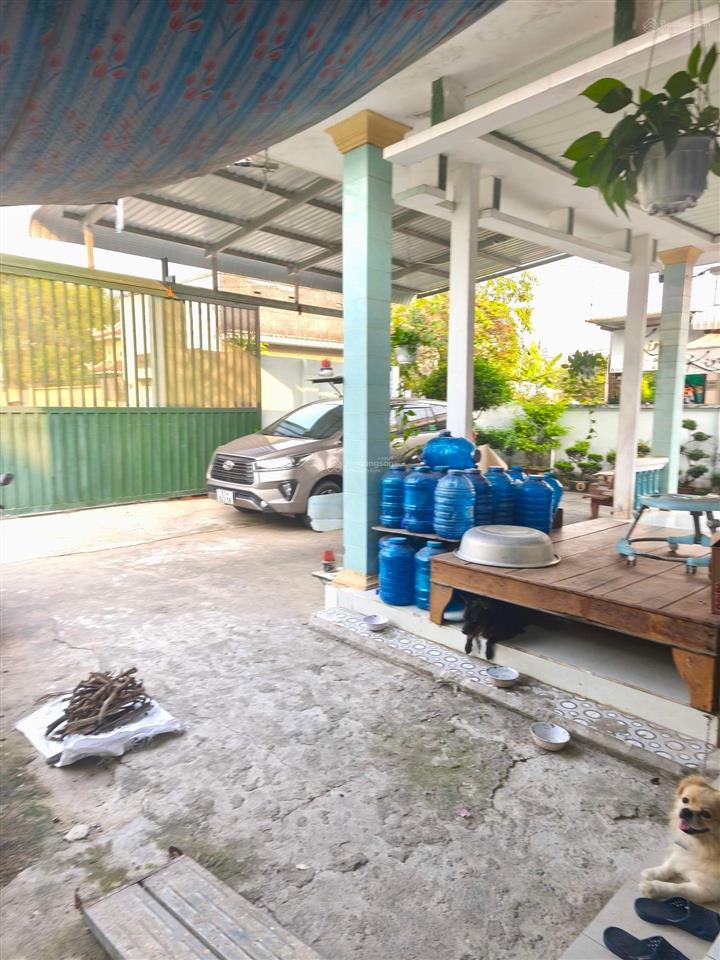 Nhà mặt tiền  hẻm xe hơi  ngang 14m  có sẵn hai căn ở ngay