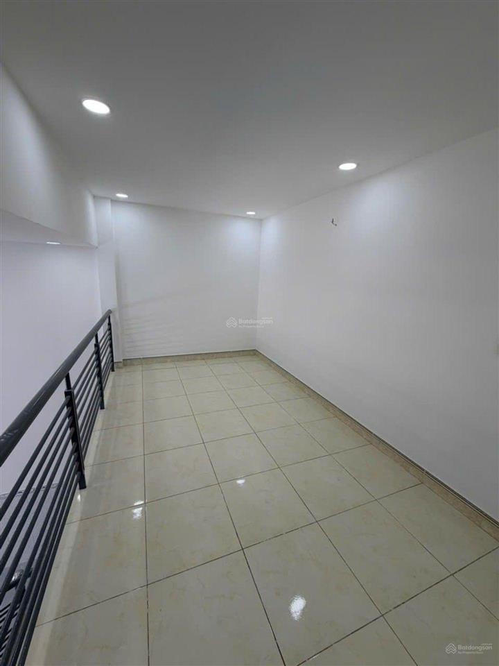 Nhà đẹp mới xây gần đặng thúc vịnh hóc môn  hẻm xe hơi lưu thông  chỉ 3,850 t.ỷ