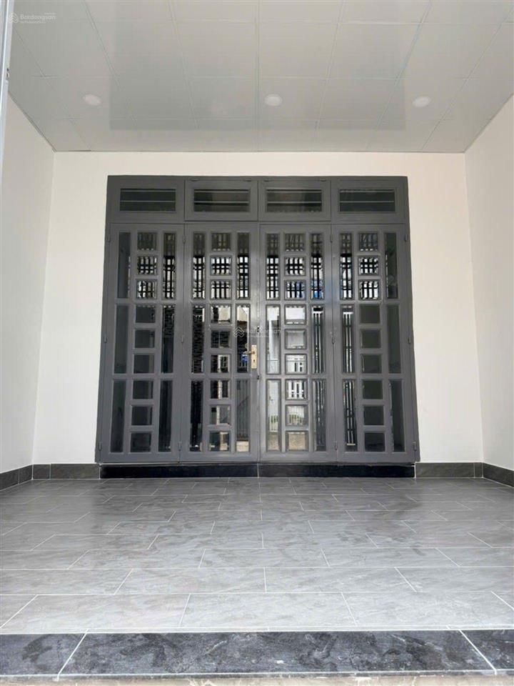 Nhà đẹp mới xây gần đặng thúc vịnh hóc môn  hẻm xe hơi lưu thông  chỉ 3,850 t.ỷ