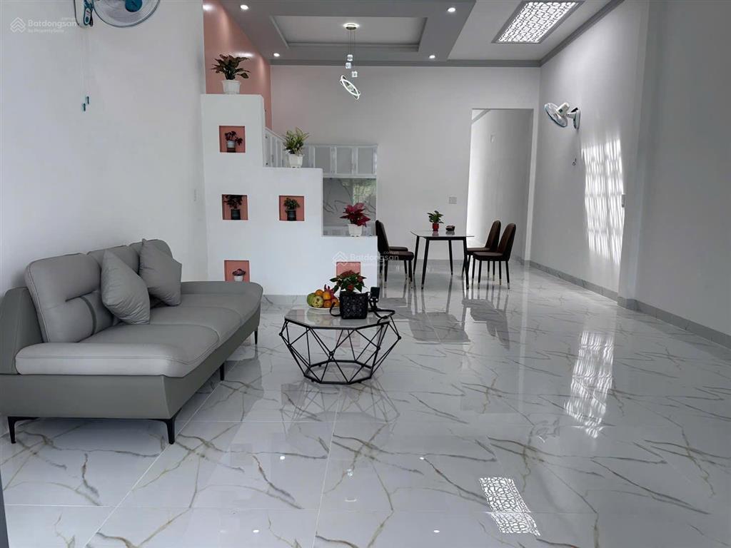 Bán nhà trung tâm trần quý cáp