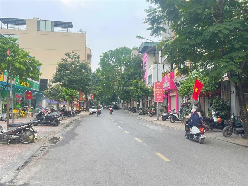 Bán đất phố sài đồng, ô tô 7 chổ vào đất, gần phố, 61m2, mặt tiền 4m, giá chỉ 10.9 tỷ.