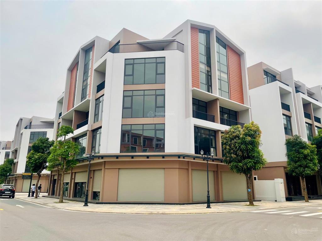 Căn góc kinh doanh giá rẻ vô địch! mặt tiền kinh doanh 30m chỗ đỗ ôtô thoải mái. nhà đẹp không lỗi