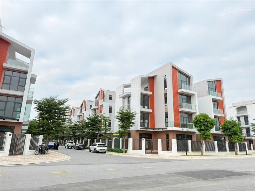 Cần cắt lỗ căn biệt thự tứ lập ánh dương sát công viên 12,3ha. gặp trực tiếp chủ để thương lượng