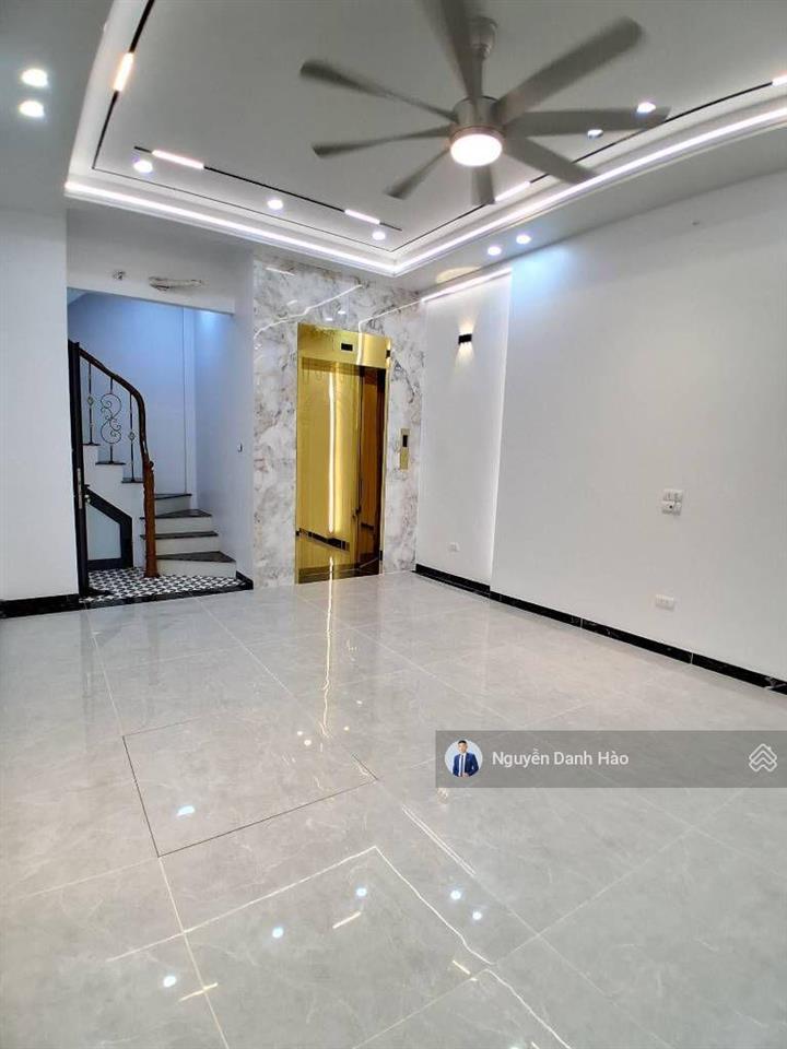 11.7 tỷ phố cổ hàng bạc 33m 6 tầng thang máy vì sao căn này người xem không muốn bỏ?