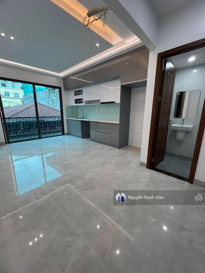 11.7 tỷ phố cổ hàng bạc 33m 6 tầng thang máy vì sao căn này người xem không muốn bỏ?