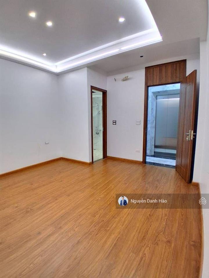 11.7 tỷ phố cổ hàng bạc 33m 6 tầng thang máy vì sao căn này người xem không muốn bỏ?