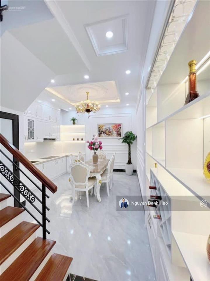 Bán nhà đẹp phố hào nam  ô chợ dừa 6 tầng 39 m2 12 tỷ