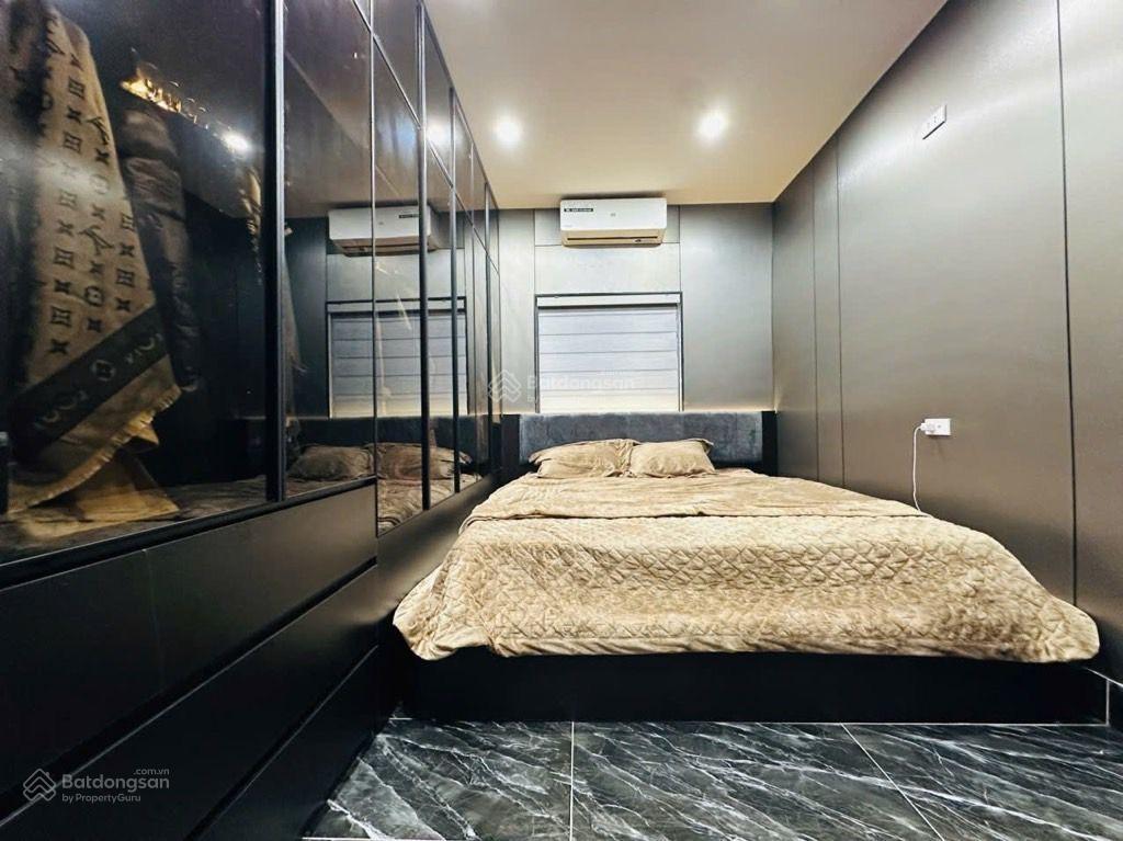Bán nhà tt phố vip 8/3, diện tích 90m2, 3 phòng ngủ, full nội thất xịn xò, về ở ngay trước tết