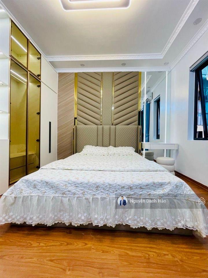 Bán nhà hào nam diện tích 33m2 6 tầng, dân trí cao, thang máy full nội thất thoáng trước sau