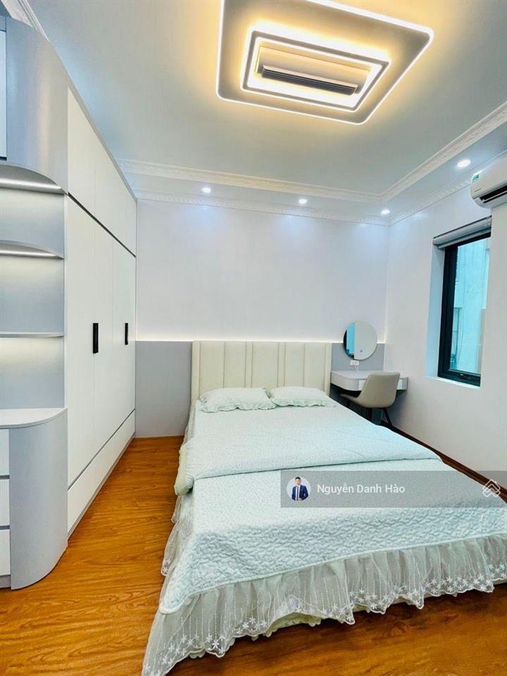 Bán nhà hào nam diện tích 33m2 6 tầng, dân trí cao, thang máy full nội thất thoáng trước sau