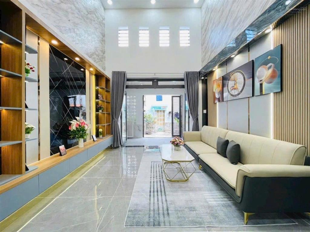 Cv làng hoa  chợ hạnh thông tây, dt 60m2(a4)  3 tầng  đầy đủ công năng, hẻm 4m...nhà đẹp ở ngay