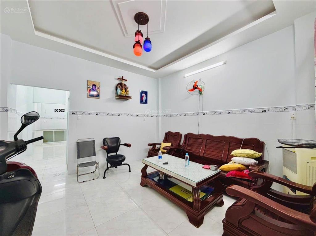 Lô góc 3 mặt  nhà đẹp 2 tầng  3pn  58m2  ngang 4.5m  ngay cv gia đinh  2 phut về sân bay tsn