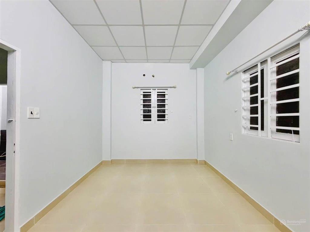 Lô góc 3 mặt  nhà đẹp 2 tầng  3pn  58m2  ngang 4.5m  ngay cv gia đinh  2 phut về sân bay tsn