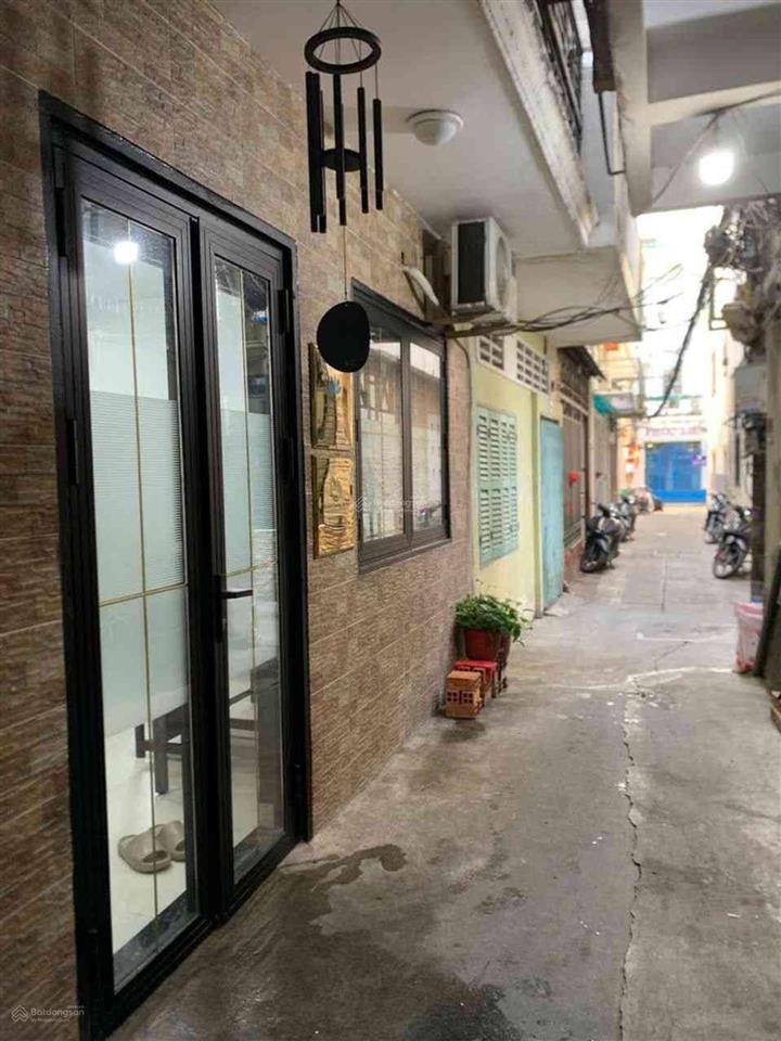 Trung tâm phú nhuận  hoàng văn thụ  hồ văn huê, 1 đời chủ lâu đời. khu dân trí cao. ngang 4.5m