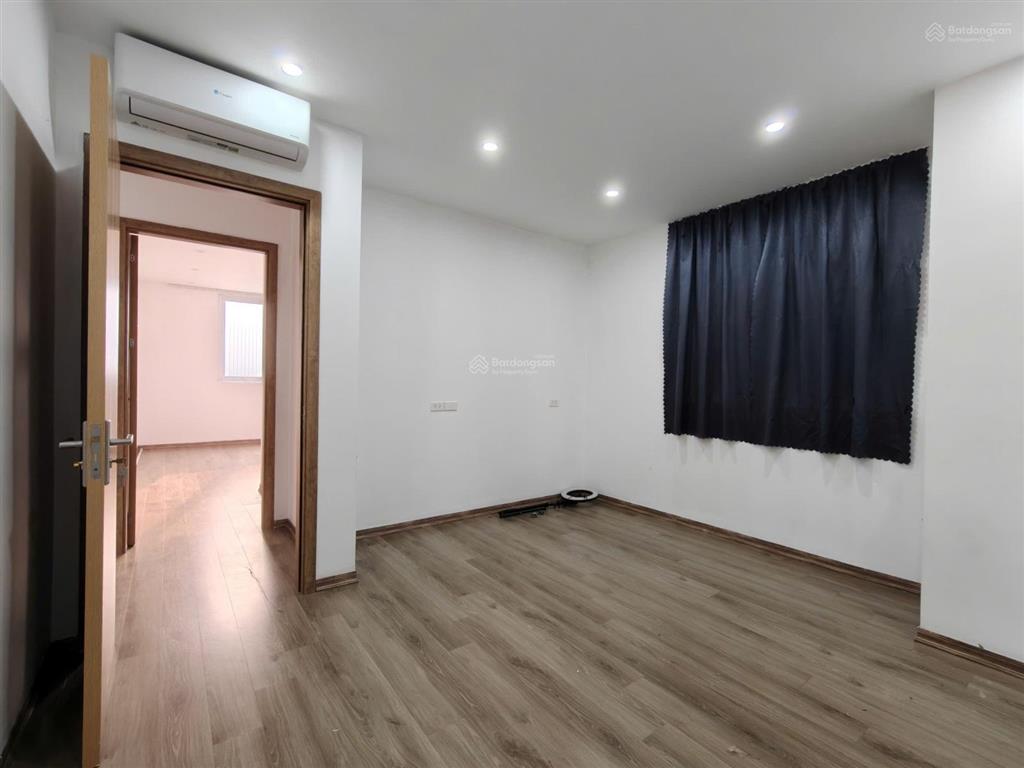 Chính chủ cần cho thuê căn hộ 3pn, là căn góc 3 mặt thoáng, tầng trung chỉ 7 triệu/tháng