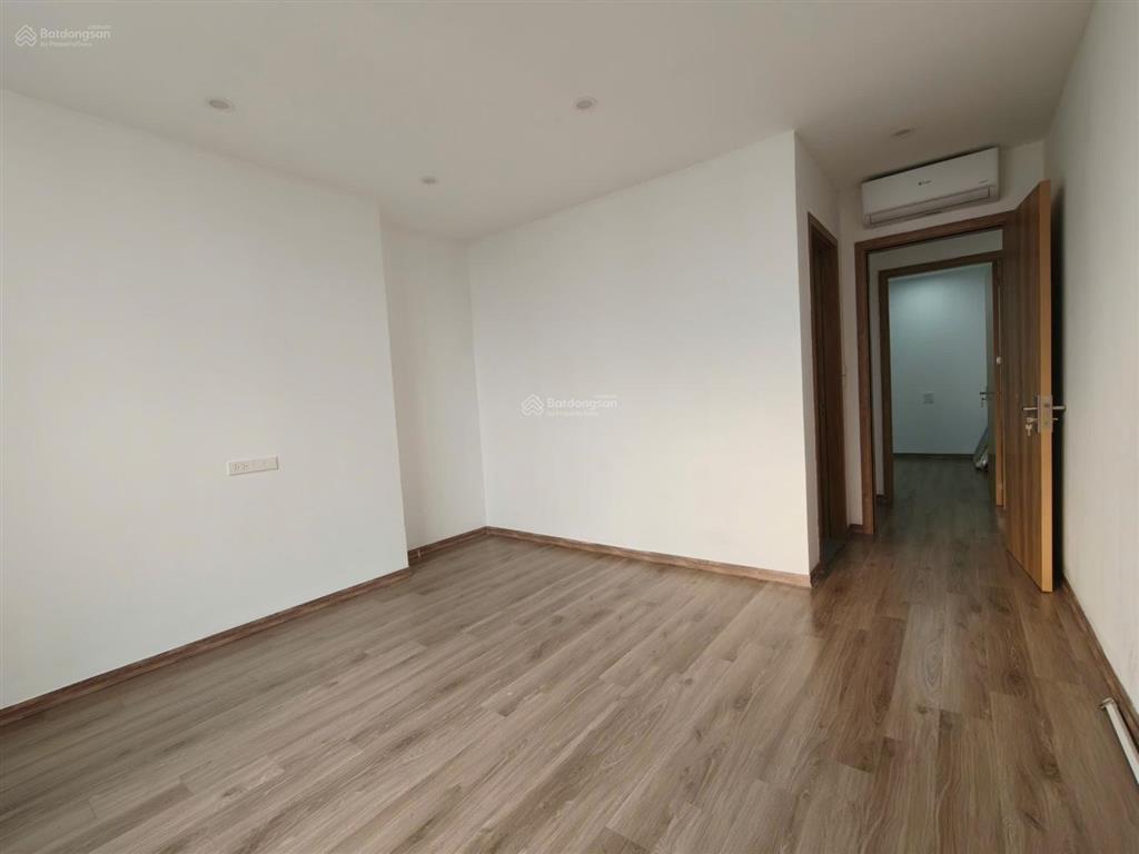 Chính chủ cần cho thuê căn hộ 3pn, là căn góc 3 mặt thoáng, tầng trung chỉ 7 triệu/tháng