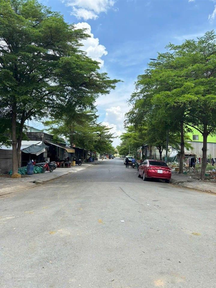 Bán nhà và dãy phòng trọ 18 phòng