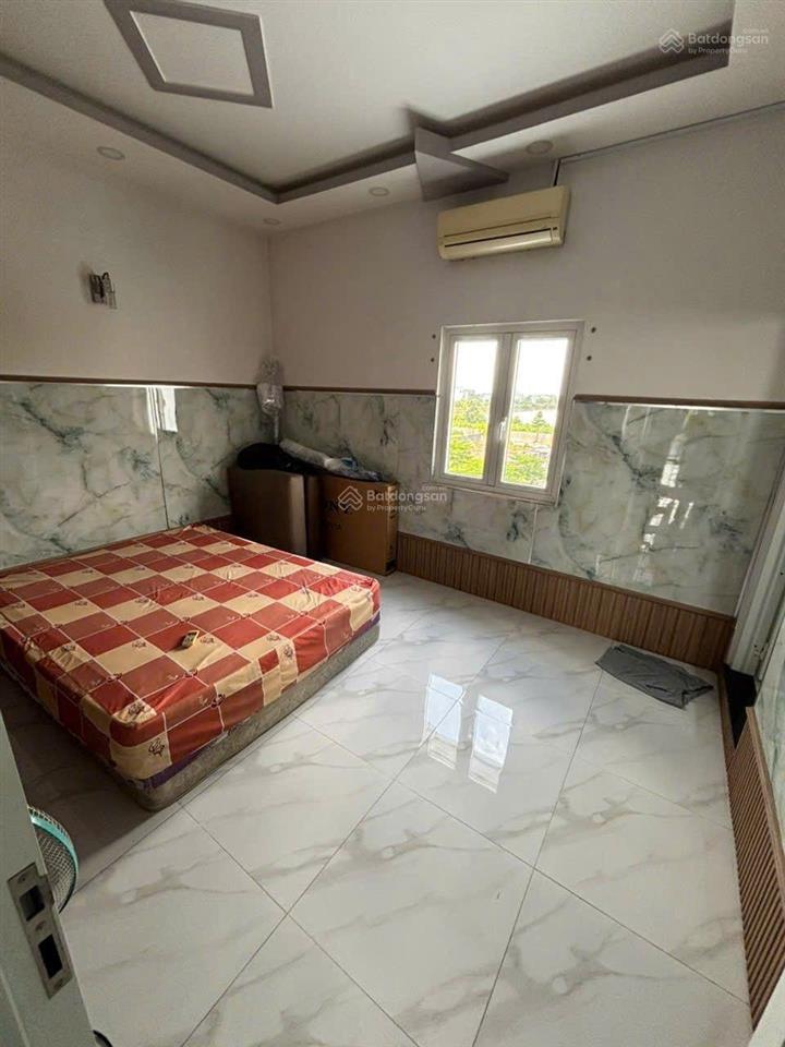 Bán nhà và dãy phòng trọ 18 phòng
