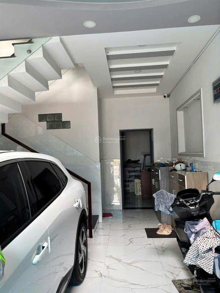 Bán nhà và dãy phòng trọ 18 phòng