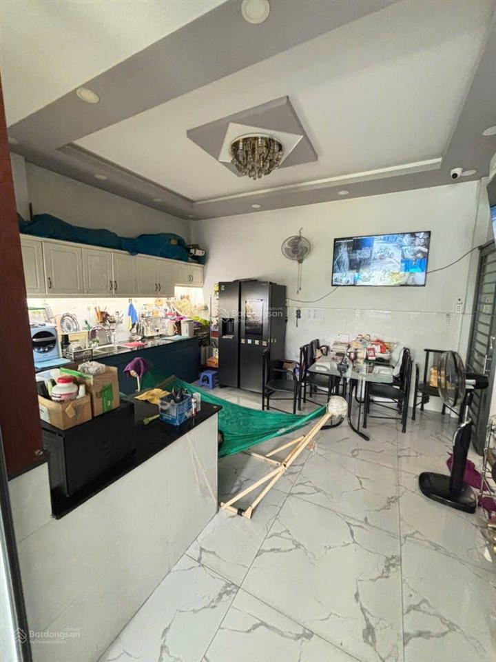 Bán nhà và dãy phòng trọ 18 phòng