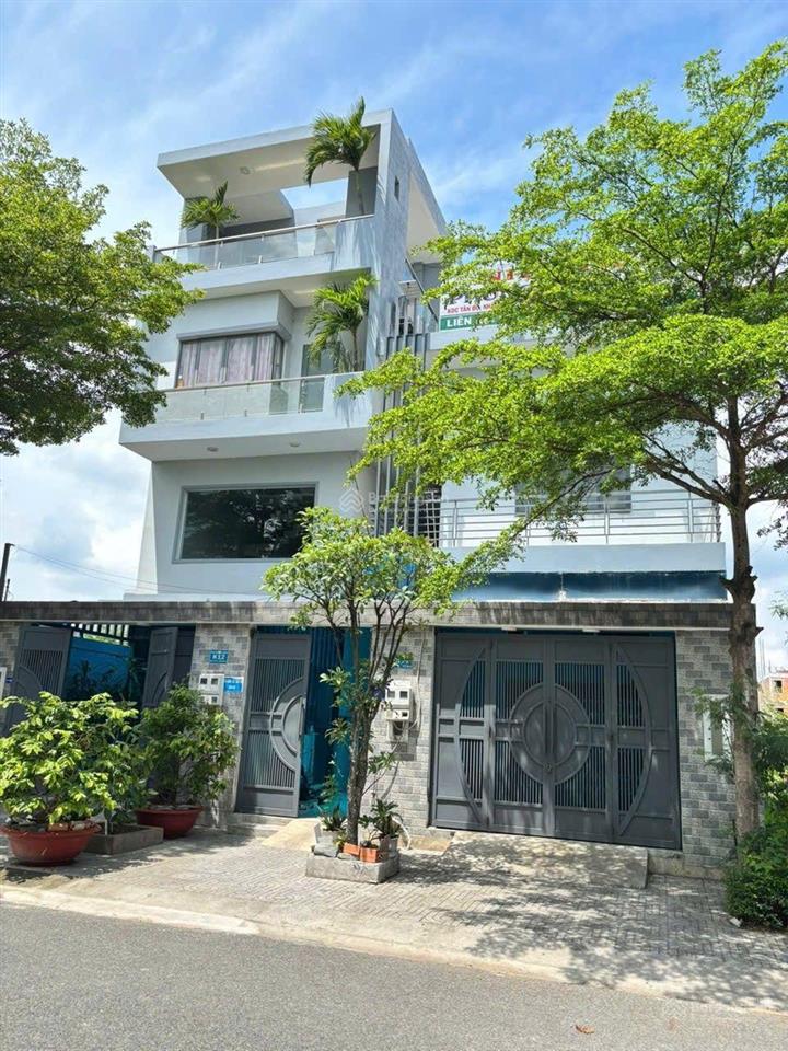 Bán nhà và dãy phòng trọ 18 phòng