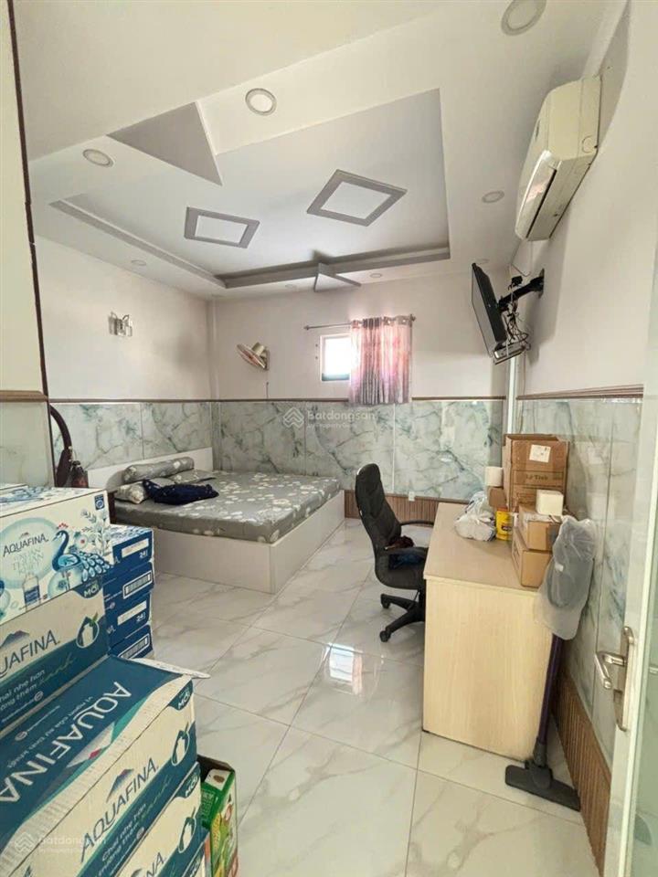 Bán nhà và dãy phòng trọ 18 phòng