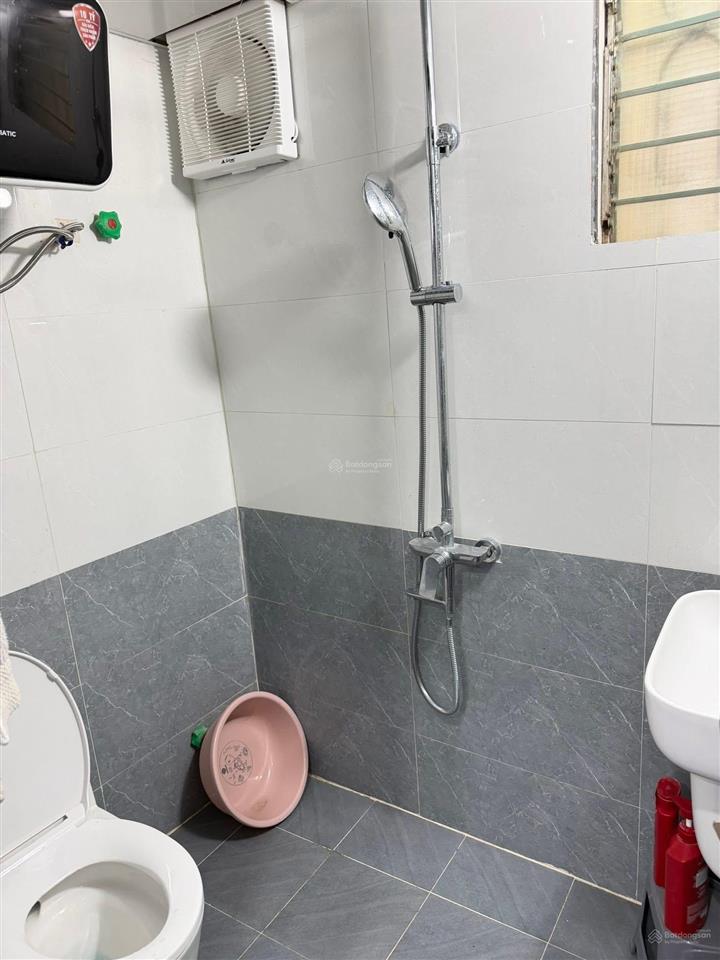Giảm giá sốc bán căn hộ phố 8/3, phường quỳnh mai, dt 37m2 mặt tiền 3.2m 1 tầng giá 5.39 tỷ