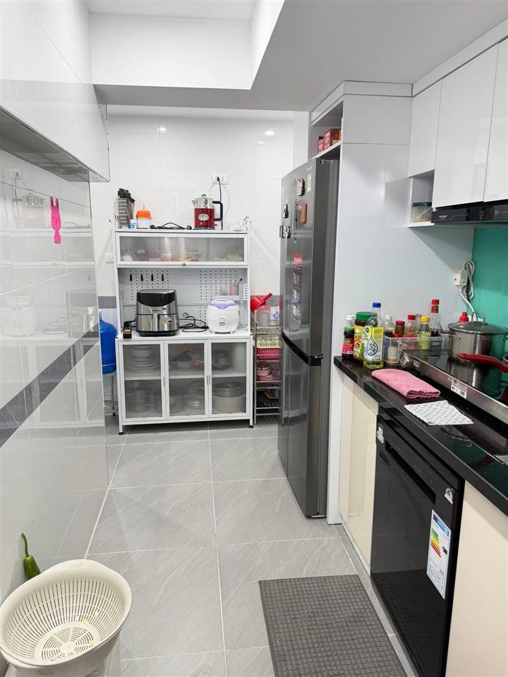 Giảm giá sốc bán căn hộ phố 8/3, phường quỳnh mai, dt 37m2 mặt tiền 3.2m 1 tầng giá 5.39 tỷ