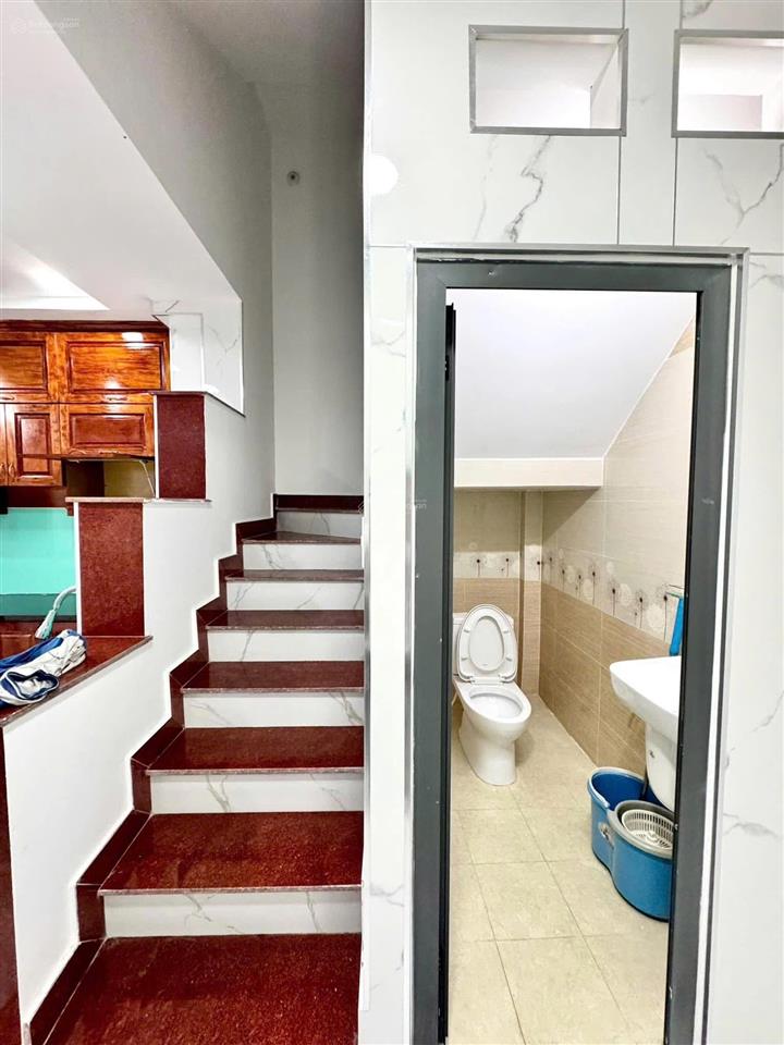 Hạ 1 tỷ còn 8.9 tỷ tl  bán nhà mới hẻm xe hơi nơ trang long 4x13m cn 52m2  5 tầng full nội thất