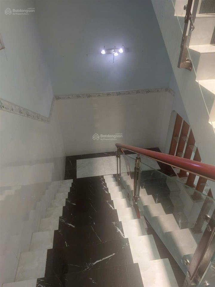 Bán nhà rộng đẹp 3 tầng lê văn lương diện tích 6x21 hẻm ôtô giá tốt