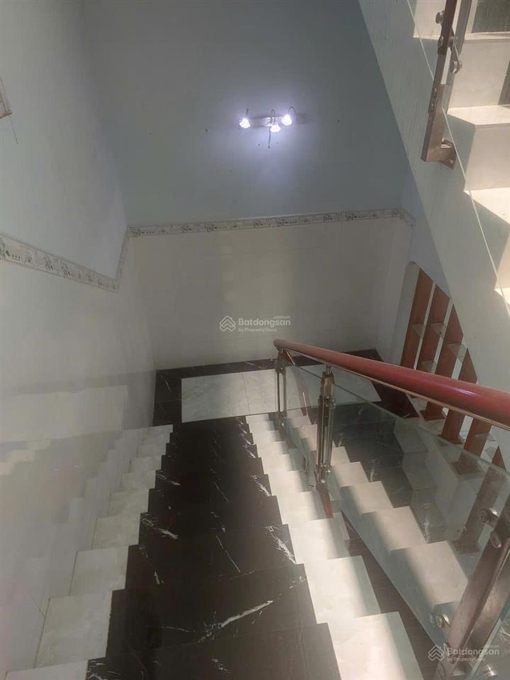 Bán nhà rộng đẹp 3 tầng lê văn lương diện tích 6x21 hẻm ôtô giá tốt