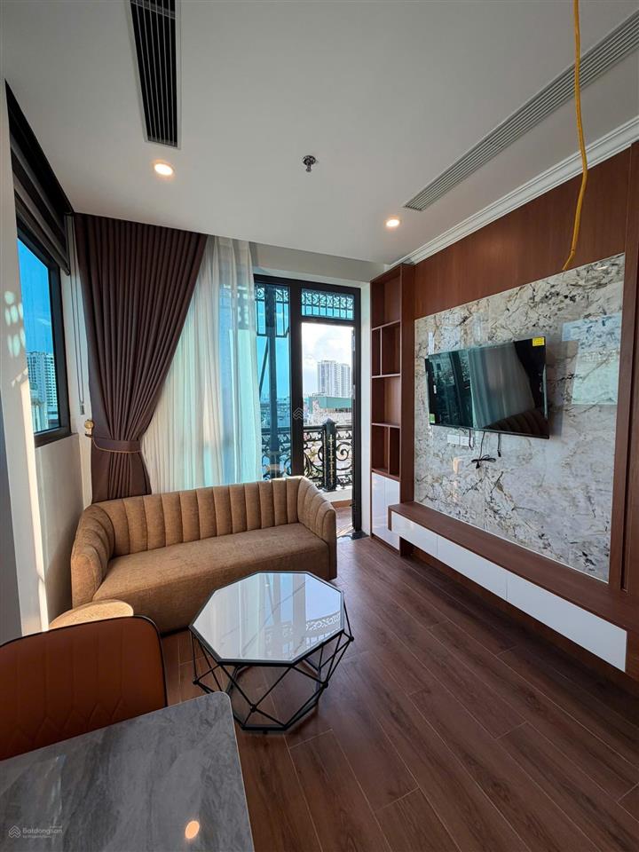 Căn hộ view thành phố  có bảo vệ  thẻ riêng từng tầng