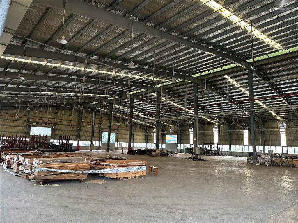 Cho thuê kho, xưởng tại kcn quang minh. diện tích 10000m2 có chia nhỏ