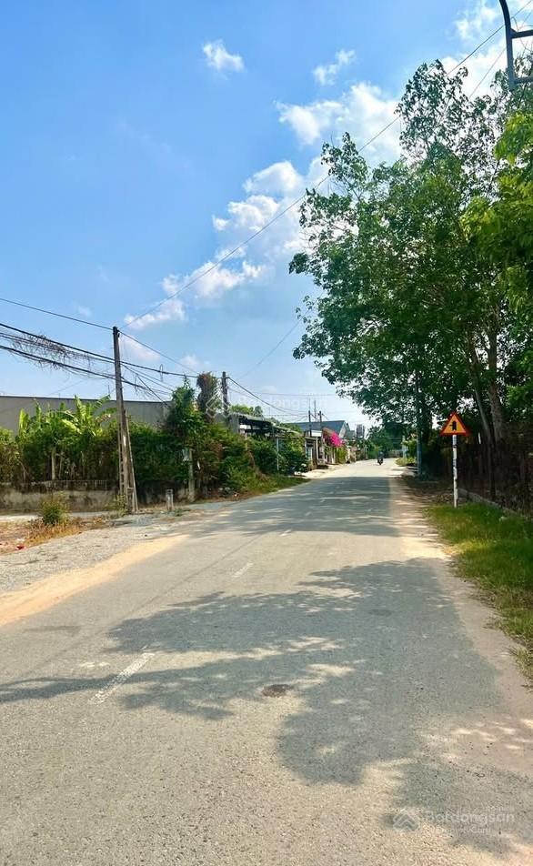 Chỉ 600 triệu có lô đất 150m2 ngay kcn trảng bàng, sổ hồng riêng, dân cư đông.