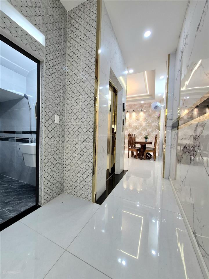 8 tỷ 5  hẻm xe hơi  63.7m²  4 tầng mới, có thang máy  gần chợ thạch đà