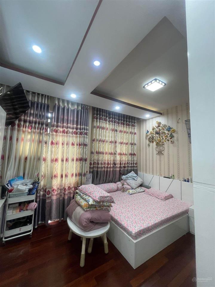 Kế bên chung cư gia phú, nhà rộng 70m2 4 tầng 5pn 6wc, hẻm 7m sát đường chính, giá chỉ 8.15 tỷ tl.