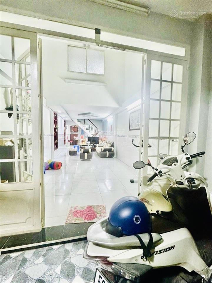 Trung tâm phú nhuận  hẻm ô tô  2 tầng đúc (4pn)  76m2  ngay cv gia định, hồ văn huê