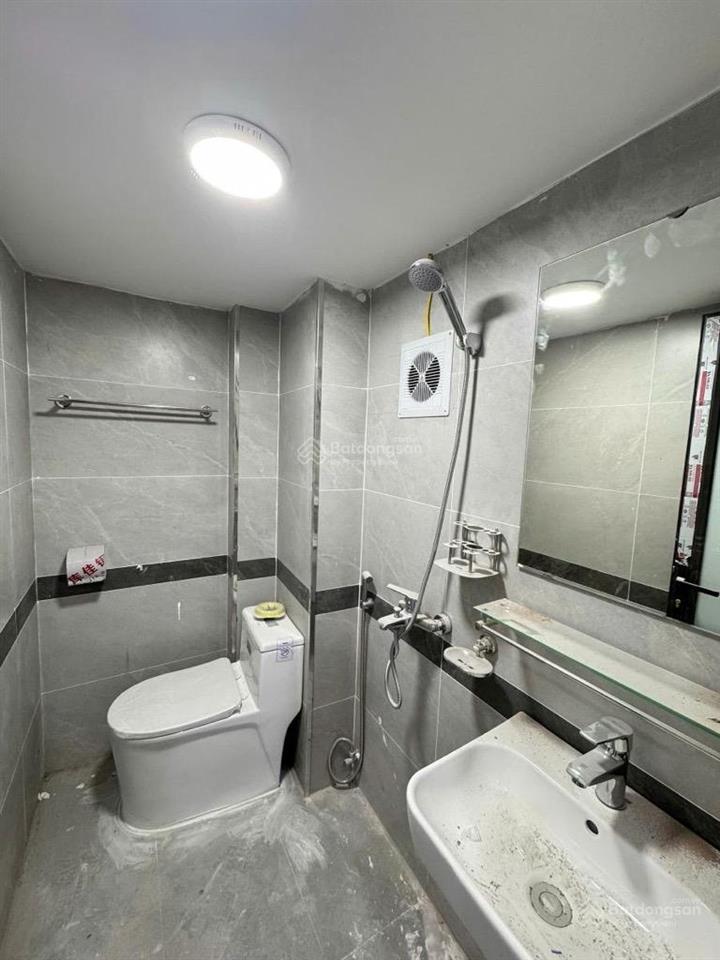 Phân lô trần quốc hoàn 60m  5tầng có hoàn công  ô tô tránh  cách phố 15m  ở hay kinh doanh tốt