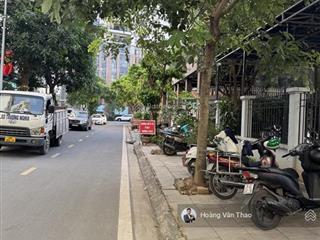 Phân lô trần quốc hoàn 60m  5tầng có hoàn công  ô tô tránh  cách phố 15m  ở hay kinh doanh tốt